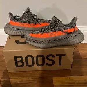 Yeezy boost 350 V2 made by Adidas size 9